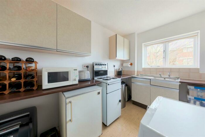1 Bedroom Apartment For Sale In Brockway Close, Leytonstone, E11