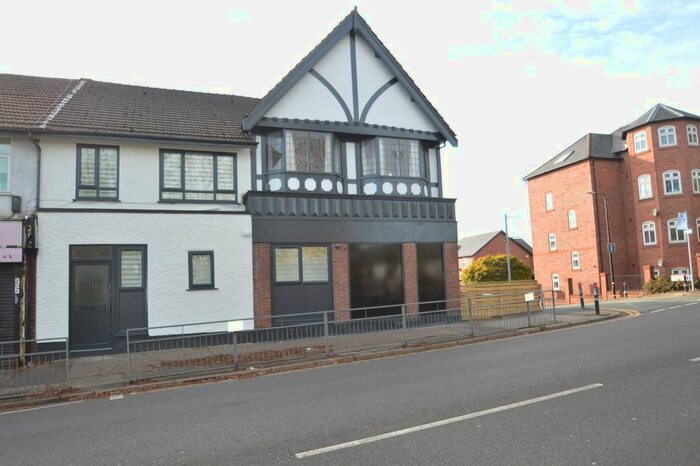 2 Bedroom Flat To Rent In Flat Park Road, Altrincham, Manchester WA15