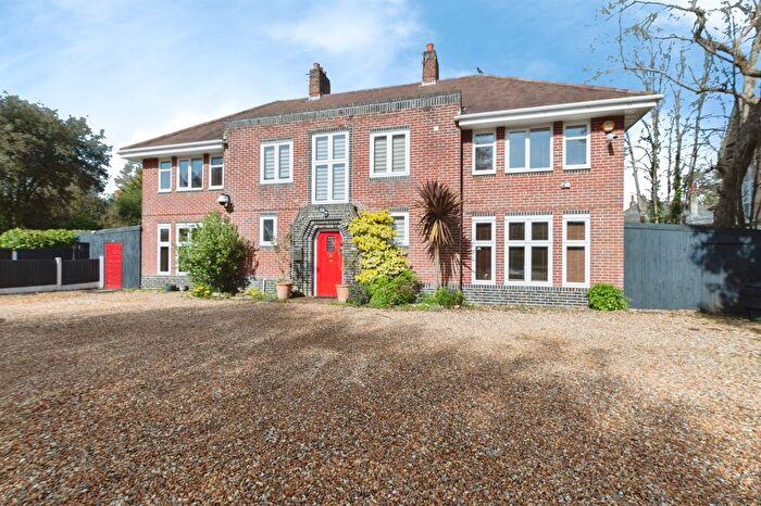 4 Bedroom Detached House For Sale In Wimborne Road, Bournemouth, BH2