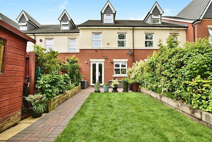 4 Bedroom Town House For Sale In Wright Close, Handforth, Wilmslow, Cheshire, SK9