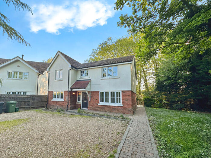 5 Bedroom Detached House To Rent In Church Road, Chelmsford, CM3
