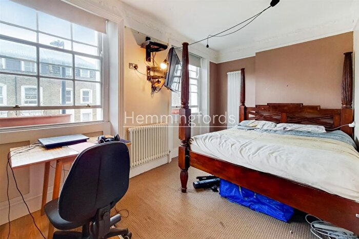 2 Bedroom Flat To Rent In Swinton Street, Kings Cross, WC1X