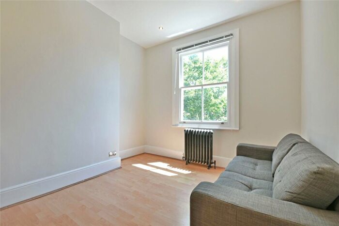 2 Bedroom Flat To Rent In Victoria Road, Queens Park, NW6