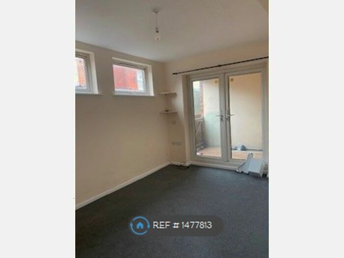 1 Bedroom Flat To Rent In Foundry Lane, Southampton, SO15
