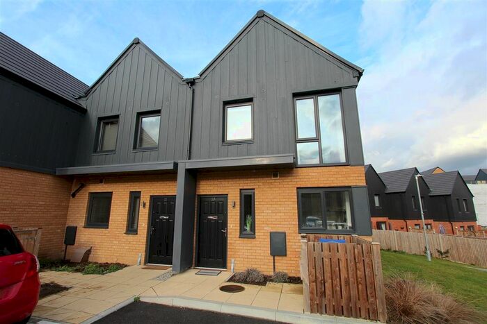 2 Bedroom End Of Terrace House To Rent In Diana Close, Milton Regis, Sittingbourne, ME10