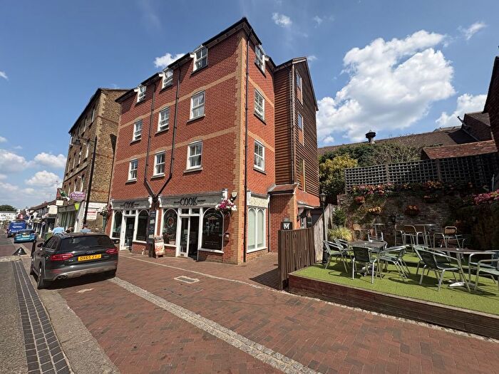 1 Bedroom Flat To Rent In Bridge Street, Godalming, GU7