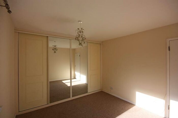 2 Bedroom Apartment To Rent In Warren Road, Guildford, GU1