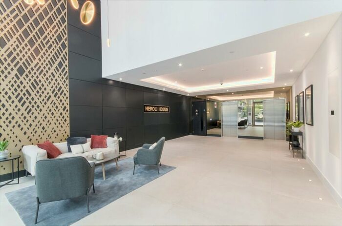 Flat To Rent In Goodman's Fields, Piazza Walk, Aldgate, London, E1