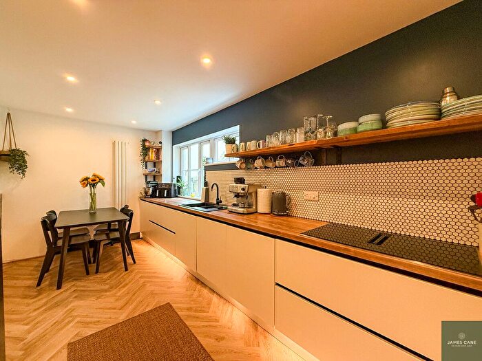 3 Bedroom Semi-Detached House For Sale In Kel Avon Close, Truro, TR1