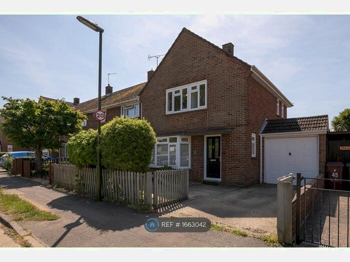 3 Bedroom Semi-Detached House To Rent In Newlands Lane, Chichester, PO19