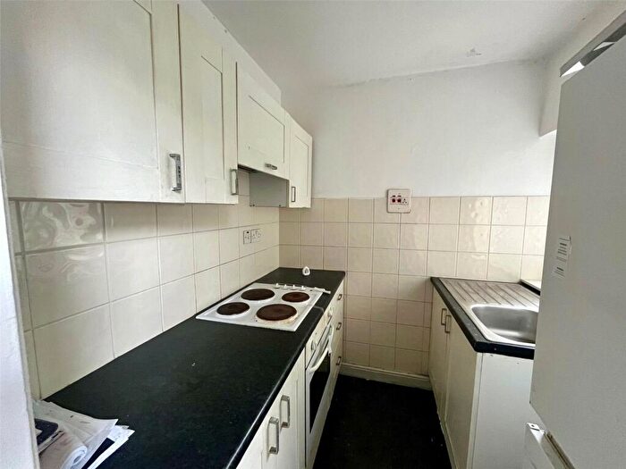 1 Bedroom Flat For Sale In Frimley Road, Camberley, Surrey, GU15