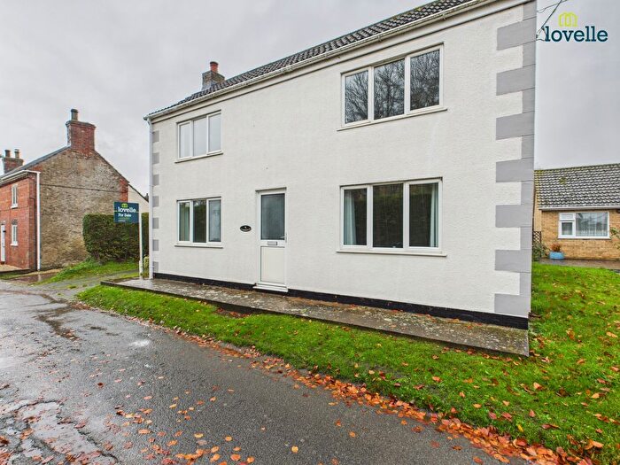 3 Bedroom Detached House For Sale In Middlefield Lane, Glentham, LN8