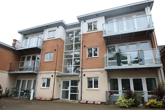2 Bedroom Flat To Rent In Cranbrook Road, Ilford, IG6