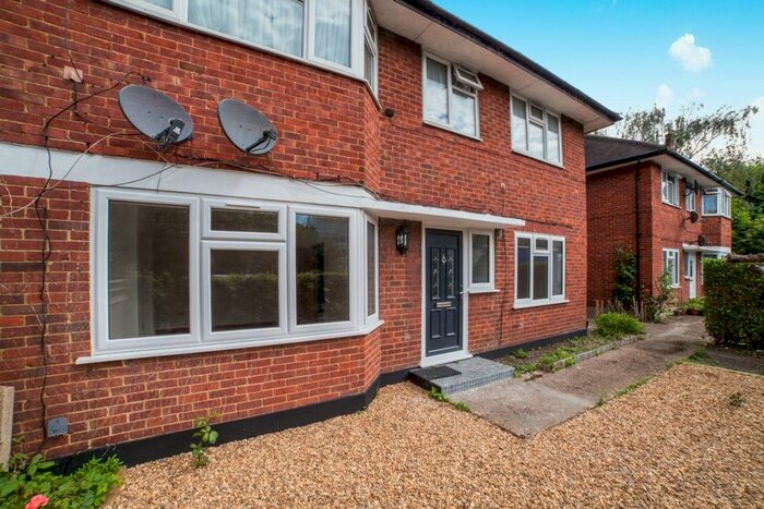 2 Bedroom Maisonette For Sale In Merton High Street, Wimbledon, SW19