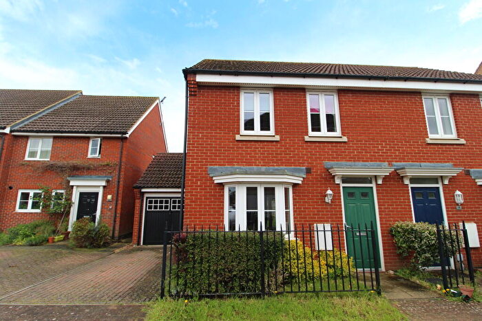 3 Bedroom Semi Detached House To Rent In Hawthorn Close, Red Lodge, IP28