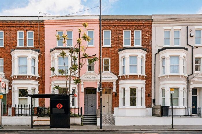 2 Bedroom Flat For Sale In Fulham Palace Road, Fulham, London, SW6