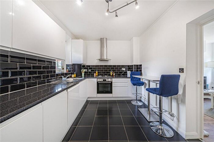 2 Bedroom Apartment For Sale In George Row, London, SE16