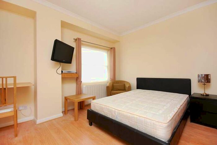 Flat To Rent In Kings Road, Chelsea, SW10