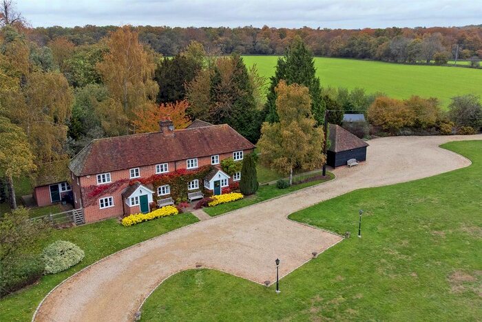 4 Bedroom Detached House To Rent In Henley Road, Marlow, Buckinghamshire, SL7