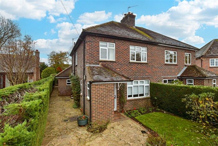 4 Bedroom Semi Detached House For Sale In The Drive, Cranleigh, Surrey, GU6