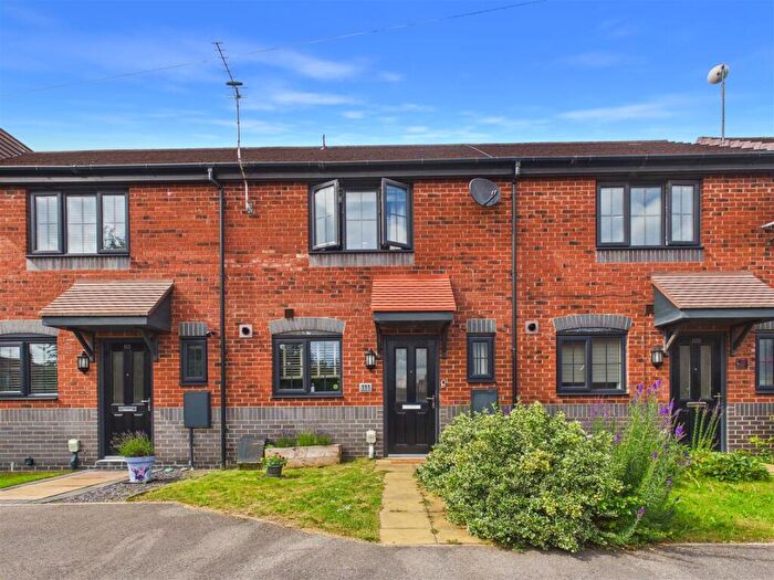 2 Bedroom Terraced House For Sale In Woldcarr Road, Hull, HU3