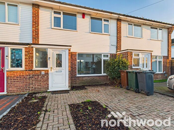 3 Bedroom Terraced House To Rent In Underwood Close, Kennington, Ashford, TN24