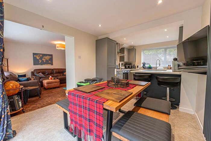 3 Bedroom Semi-Detached House For Sale In Chiltern Close, Risca, NP11