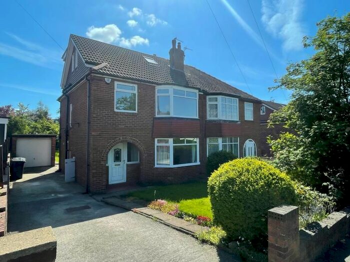 4 Bedroom Semi-Detached House To Rent In Spen Lane, Leeds, LS16