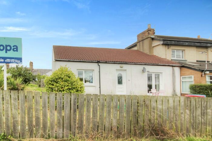 3 Bedroom Semi-Detached Bungalow For Sale In Colliers Close, Alnwick, NE66