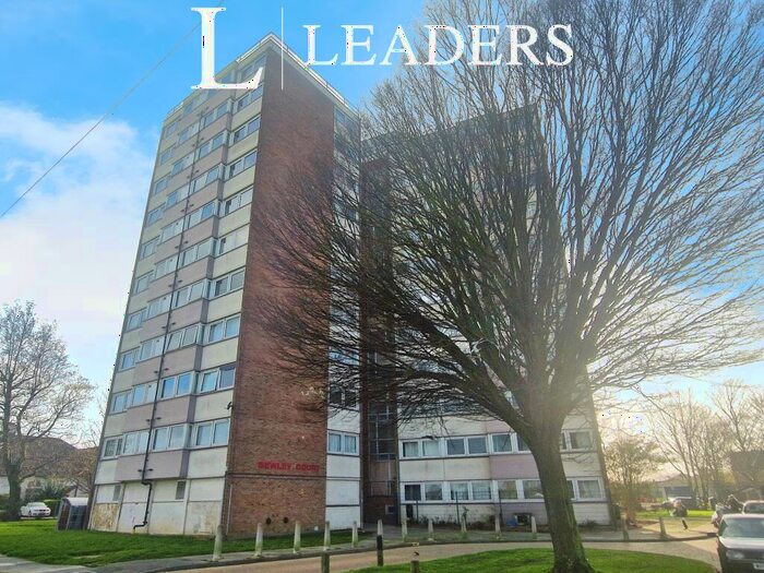 2 Bedroom Flat To Rent In Whittingham Avenue, Southend On Sea, SS2