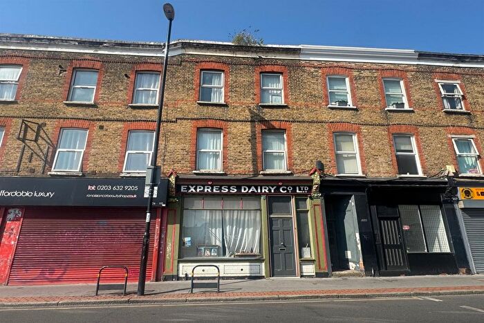 4 Bedroom Terraced House For Sale In Portland Road, SE25