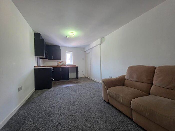 2 Bedroom Flat To Rent In Cleveland Passage, Wolverhampton, WV1