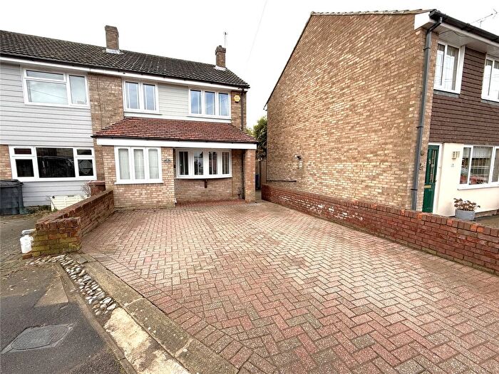 3 Bedroom End Of Terrace House For Sale In Arne Close, Stanford-Le-Hope, Essex, SS17