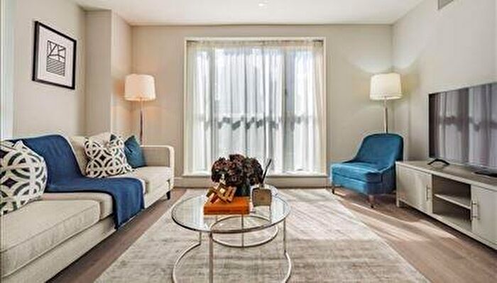 2 Bedroom Apartment To Rent In Westferry Circus, London, E14