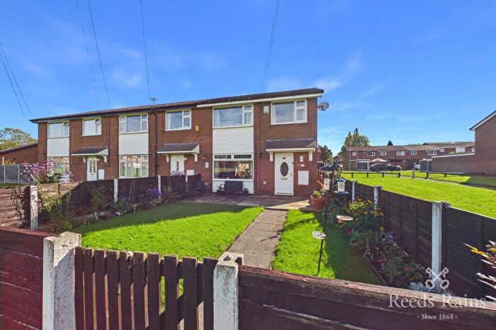 3 Bedroom End Of Terrace House For Sale In Wollaton Walk, Denton, Manchester, Greater Manchester, M34