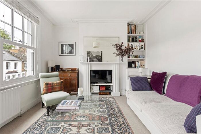 2 Bedroom Flat To Rent In Gastein Road, Hammersmith, London, W6