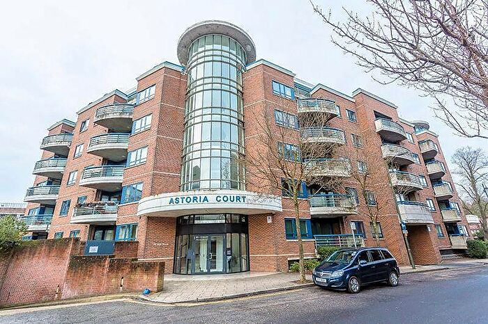 2 Bedroom Apartment To Rent In Bedroom Purpose Built Apartment In Purley, CR8