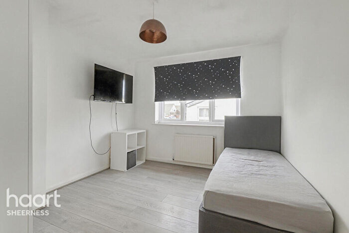 3 Bedroom Detached Bungalow For Sale In Danes Drive, Bayview, ME12