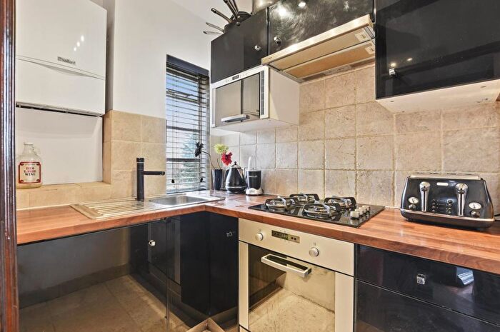 1 Bedroom Flat To Rent In Broadlands, N6