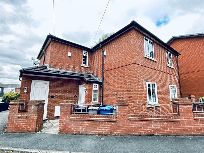 2 Bedroom Flat To Rent In Highfield Road, Stretford, Manchester, M32