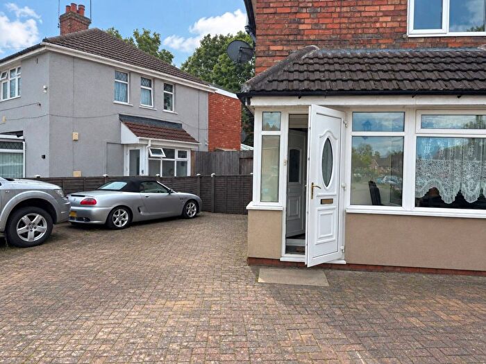 3 Bedroom Semi Detached House To Rent In Circular Road, Acocks Green, Birmingham, B27