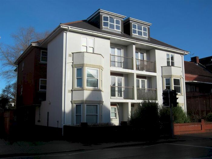 2 Bedroom Flat To Rent In Elm Grove, Southsea, Hants, PO5