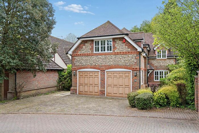 5 Bedroom Detached House For Sale In Mill End Close, Prestwood, HP16