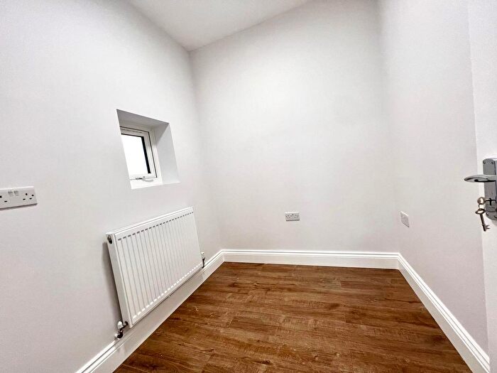 7 Bedroom Semi-Detached House To Rent In Glebe Avenue, Harrow, HA3