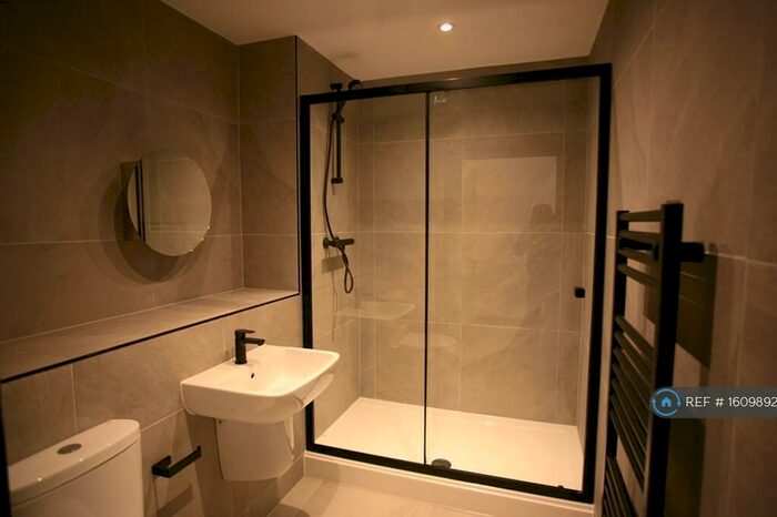 1 Bedroom Flat To Rent In Stanford House, Stourbridge, DY8