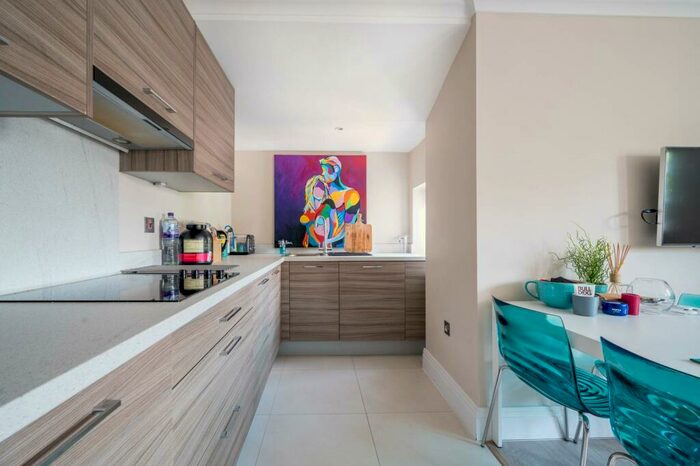 2 Bedroom Flat To Rent In High Street, Old Woking, Woking, GU22