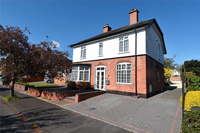 4 Bedroom Detached House For Sale In Victoria Avenue, Droitwich, Worcestershire, WR9