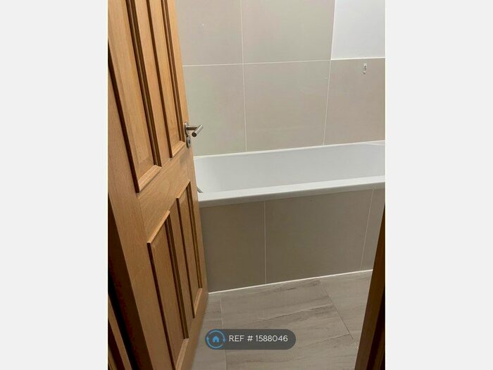 2 Bedroom Flat To Rent In Bruckner Street, London, W10