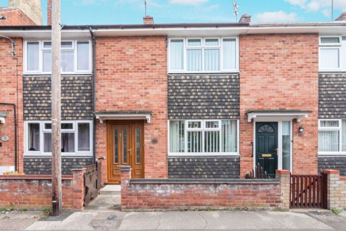 3 Bedroom Terraced House For Sale In Southwell Road, Lowestoft, NR33