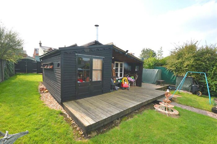 2 Bedroom Detached Bungalow For Sale In St. Pauls View Road, Newport, PO30